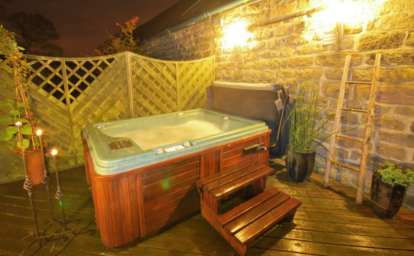 Studio-Hot-Tub