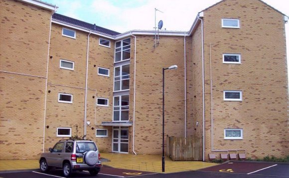 2 bedroom flat to rent in The