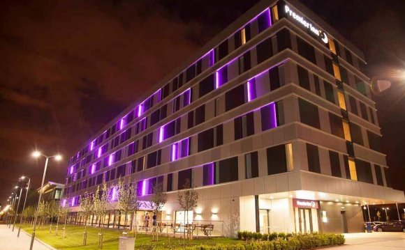 Premier Inn Glasgow Pacific