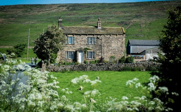 Crown Cottage Farm image