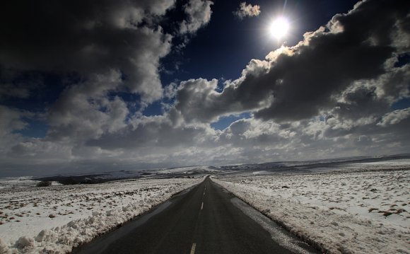 Snow Returns To The Whitby