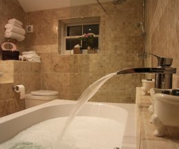 Ox Pasture Hall bath